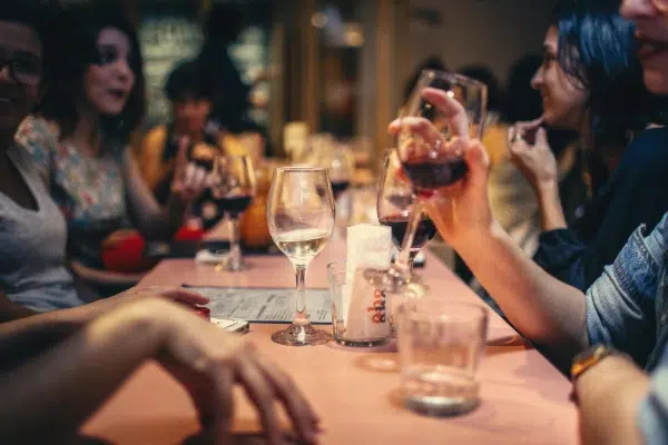 Restaurante moderno en Valencia preparado para comidas y cenas de grupos, eventos y despedidas.