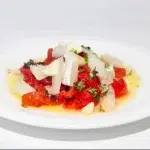 Esgarraet valenciano con pimiento rojo asado, bacalao desmigado, ajo y aceite de oliva